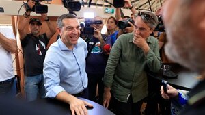 Στην Αγορά Μοδιάνο η συνάντηση Τσίπρα με δημοσιογράφους