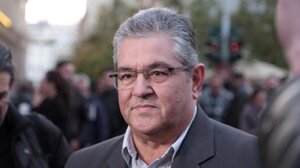 Ο Δ. Κουτσούμπας στο μπλόκο των αγροτών στον Πλατύκαμπο Λάρισας