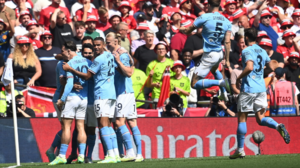 Όλη η Αγγλία είναι μπλε: Το σήκωσε η Σίτι και έκανε νταμπλ!