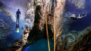 Χορογραφίες σε αέρα και βυθό από την Κατερίνα Σολδάτου στην Κέρκυρα