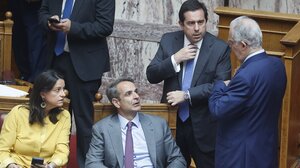 Προγραμματικές δηλώσεις: Εισαγωγικό μισθό 840 ευρώ στο δημόσιο θα ανακοινώσει ο Κ. Μητσοτάκης