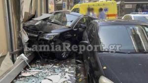 Λαμία: Μπήκε σε βιτρίνα καταστήματος μετά από τροχαίο!