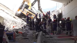 Πάτρα - πτώση γέφυρας: Επίσημα ένας νεκρός και τρεις τραυματίες, πληροφορίες για εγκλωβισμένους 