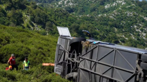 Ισπανία: Δέκα τραυματίες από ανατροπή τουριστικού λεωφορείου
