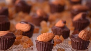 Υγιεινά σοκολατάκια με γέμιση μαρμελάδας