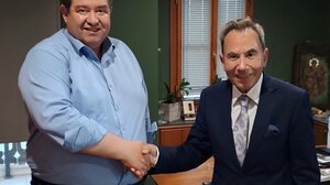 Β. Φθενάκης: Τυχερό το Ηράκλειο αν εκλεγεί Δήμαρχος ο Μιχάλης Καραμαλάκης