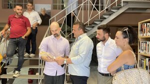 Στη Δημοτική Βιβλιοθήκη Μαλεβιζίου ο Δημήτρης Πιτσικάκης