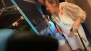 Φωτιά στη Φυλή: Ηλικιωμένη ήθελε να φτιάξει καφέ στους αστυνομικούς που την απεγκλώβισαν