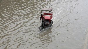 Τουλάχιστον 18 νεκροί από τις πλημμύρες στην Ινδία