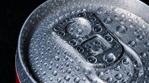 Πόσα κιλά μπορεί να πάρετε σε ένα χρόνο αν πίνετε ένα κουτάκι αναψυκτικό τη μέρα