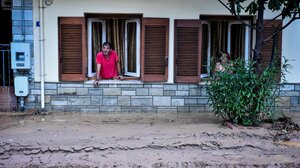 Κακοκαιρία Elias: «Έσπασε» πάλι ο Κραυσίδωνας στον Βόλο - Πλημμύρισαν τα υπόγεια του νοσοκομείου «Αχιλλοπούλειο»