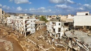 Στην κατεστραμένη Ντέρνα, οι επιζώντες συνεχίζουν να αναζητούν αγνοούμενους