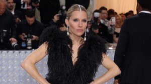 Εντυπωσίασε η Σιένα Μίλερ στο Vogue World Show του Λονδίνου