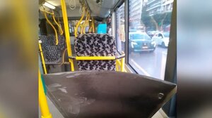 Θεσσαλονίκη: Τμήμα οροφής λεωφορείου έπεσε στο κεφάλι νεαρής γυναίκας!