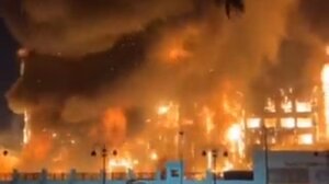 Αίγυπτος: Στις φλόγες το αρχηγείο της αστυνομίας στην Ισμαηλία