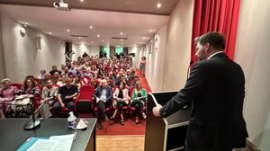 Κατάμεστη από κόσμο η Δημοτική Πινακοθήκη Μαλεβιζίου στα εγκαίνια της έκθεσης «Η Κρήτη ως ιδέα»