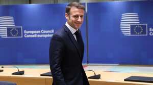 Μακρόν και Ζελένσκι υπέγραψαν διμερή συμφωνία για την ασφάλεια