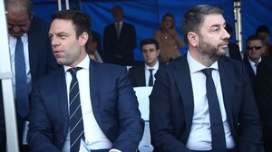 Μετά την αμηχανία στην παρέλαση ήρθε η ώρα της εθιμοτυπικής συνάντησης