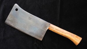 Στα χέρια της ΕΛ.ΑΣ ο νεαρός που λήστεψε με την απειλή μπαλτά το βενζινάδικο