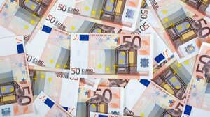 Έρχονται ποινικές διώξεις και πρόστιμα για «μαύρο» χρήμα