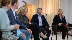 Επίσκεψη Ανδρουλάκη στο κέντρο βρεφών «Μητέρα»