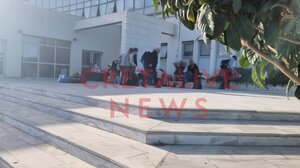 Αστυνομική επιχείρηση σε κτίριο στην Αμμουδάρα