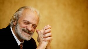 Με ένα ζεϊμπέκικο αποχαιρέτησε τον αγαπημένο της Σπύρο Φωκά