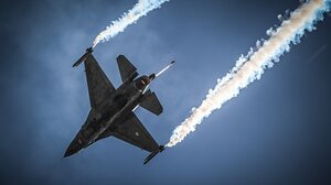 Εντυπωσιακές εικόνες από την αεροπορική επίδειξη της Πολεμικής Αεροπορίας στο Φλοίσβο