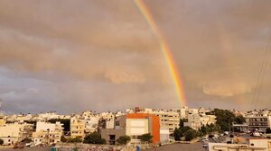 Διπλό ουράνιο τόξο "στεφάνωσε" τον ουρανό του Ηρακλείου