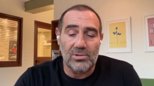 Αντώνης Κανάκης: "Θα έδινα τα πάντα για να δω τον μπαμπά μου να αγκαλιάζει τα παιδιά μου"