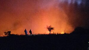 Οι αρχές κάλεσαν κατοίκους της Δυτικής Αυστραλίας να απομακρυνθούν από τα σπίτια τους λόγω πυρκαγιάς σε χαμηλή βλάστηση