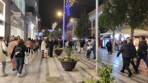 Αψήφησαν το κρύο οι Ηρακλειώτες - Πλήθος κόσμου στο κέντρο 