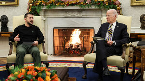 "Μην τα παρατάτε" λέει ο Τζο Μπάιντεν στον Βολοντίμιρ Ζελένσκι