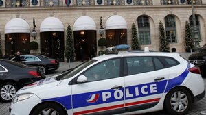 Υπάλληλος του Ritz βρήκε δαχτυλίδι 750.000 ευρώ μέσα σε ηλεκτρική σκούπα!