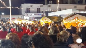 Πλήθος κόσμου στη φωταγώγηση του χριστουγεννιάτικου δέντρου στo Tυμπάκι