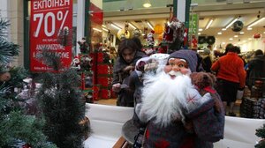  Εορταστικό ωράριο: Πώς θα λειτουργήσουν τα καταστήματα σήμερα και αύριο