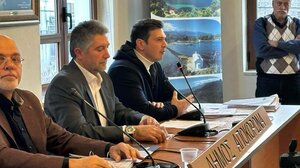 Στη συνεδρίαση του Δημοτικού Συμβουλίου Αποκορώνου ο Αλ. Μαρκογιαννάκης