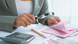 «Κλειδί» για μόνιμες φοροελαφρύνσεις ο περιορισμός της φοροδιαφυγής