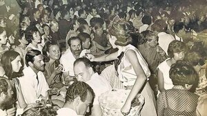 Η Τζένη Καρέζη, κάποτε, στη Σητεία - Μια φωτογραφία από τα παλιά!