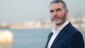 Μανόλης Χνάρης: Να χαρακτηριστούν άμεσα ως δυσπρόσιτα τα σχολεία Γαράζου, Κράνας, Συβρίτου και Φουρφουρά