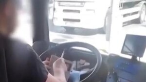 Στο Πειθαρχικό οδηγός λεωφορείου που έλυνε σταυρόλεξο ενώ εκτελούσε δρομολόγιο 