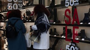 Ξεκινούν αύριο οι εκπτώσεις - Τζίρο άνω των 6 δις ευρώ προσδοκούν οι έμποροι