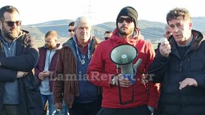 Σκληραίνουν τη στάση τους οι αγρότες 