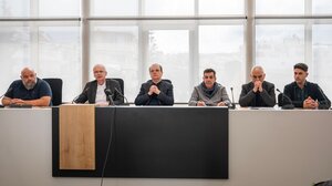 «Έλα μαζί μας και γίνε παρέα μας για πάντα»