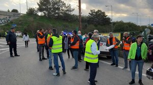 Συμβολικός αποκλεισμός του ΒΟΑΚ στον κόμβο Σπηλίου 