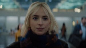 Ντακότα Τζόνσον: Με ξανθό καρέ η ηθοποιός στην ταινία με τον Σον Πεν 