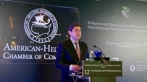 Αυγενάκης: Ο χώρος που πρέπει να βρίσκονται οι αγρότες είναι τα χωράφια και όχι τα γκισέ της γραφειοκρατίας