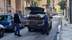 Εξάρχεια: Το γράμμα που άφησε το ζευγάρι πριν κόψει τις φλέβες του - Νεκρή η γυναίκα