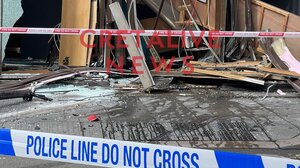 Λονδίνο: Λεωφορείο έπεσε σε κτίριο - Αποκλειστικές φωτογραφίες