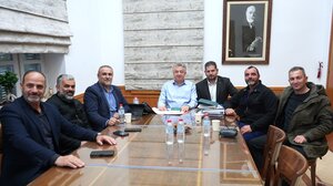 Διεθνείς αγώνες ορεινού σκι "Pierra CRETA 2024" - Συνάντηση Περιφερειάρχη Κρήτης με τον Δήμαρχο Μυλοποτάμου